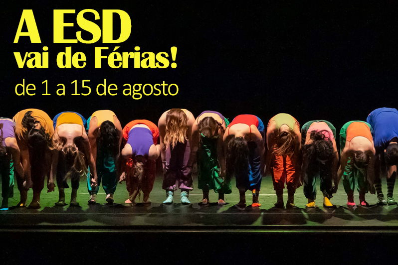 bailarinos em palco em agradecimento 