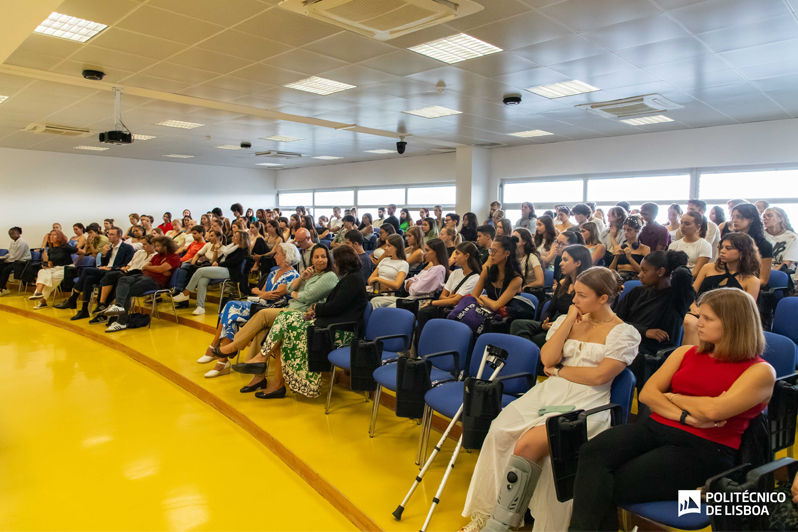 novos alunos na sessão abertura ano 23-24