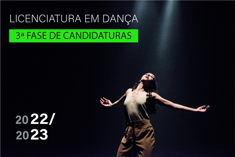 aluna a dançar em palco