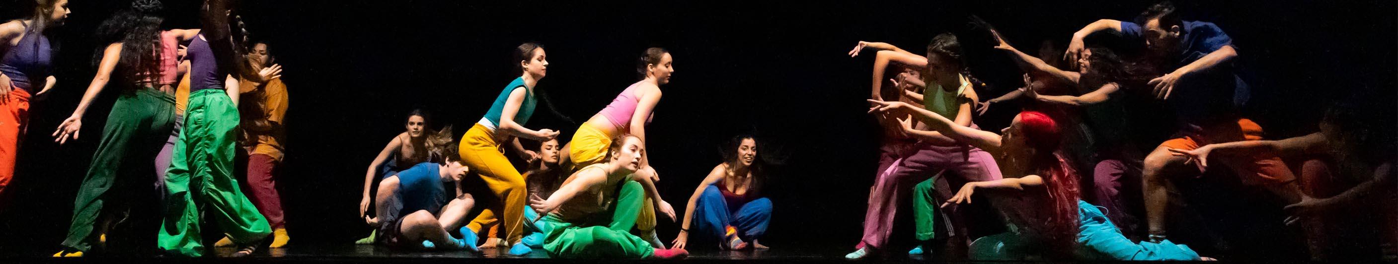 varias bailarinas em palco