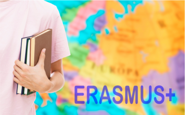 estudante segurando livros