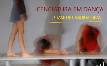 bailarinas a dançar em cima de uma mesa